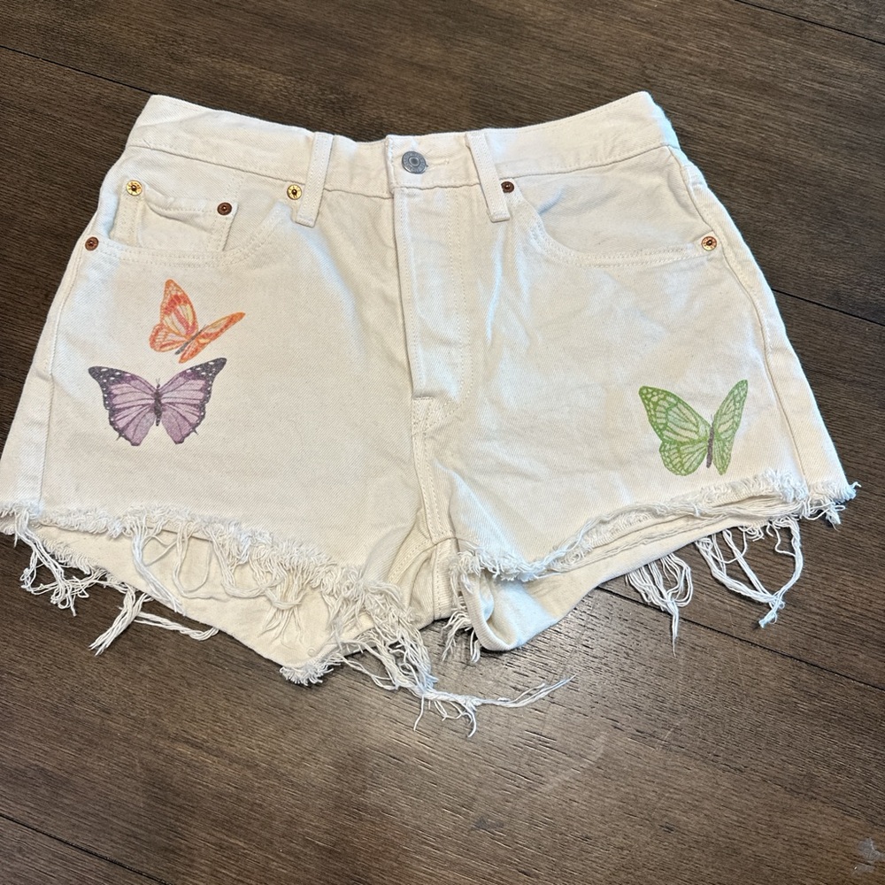 Levi's Cream‎ Jean Shorts with Butterfly Accents
